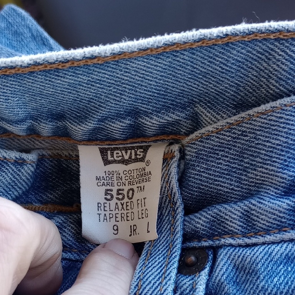 Levi's 550 Tapered Leg Jeans in Blue Denim